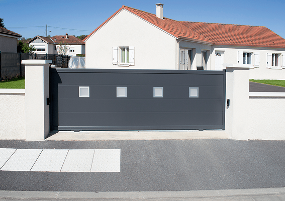 Portail coulissant alu design moderne