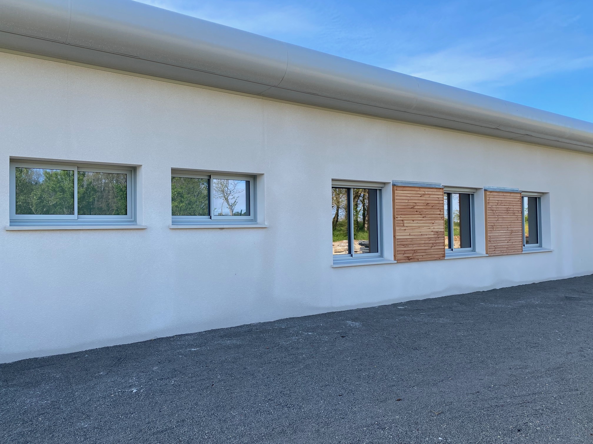 Fenêtres coulissantes alu - pose en Charente